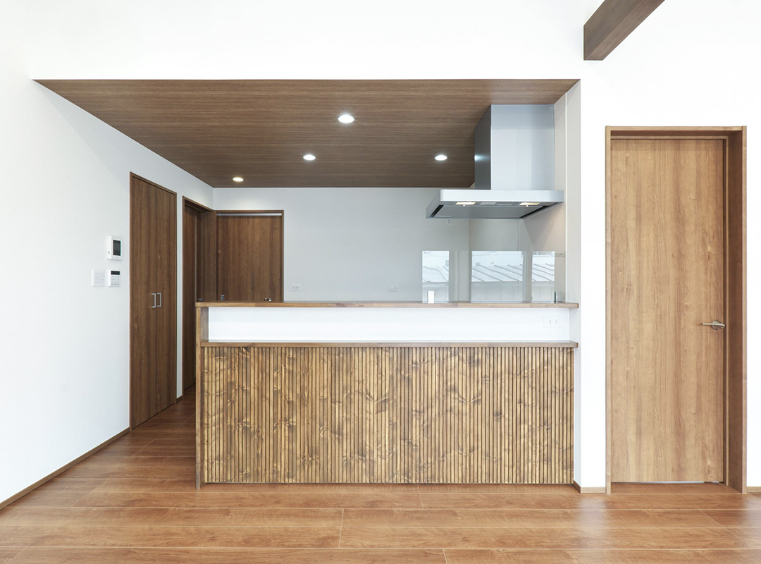 表情の異なる、二つの一戸建て平屋