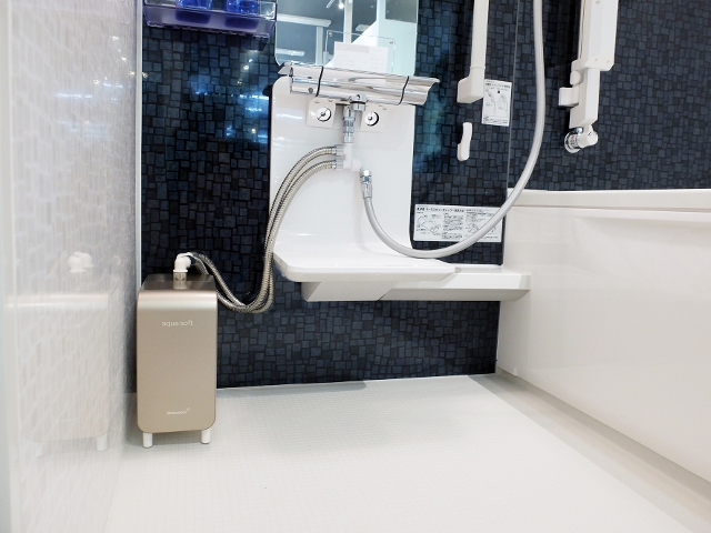 ハウステック、浴室に設置できるシャワー用軟水器 12月1日発売開始